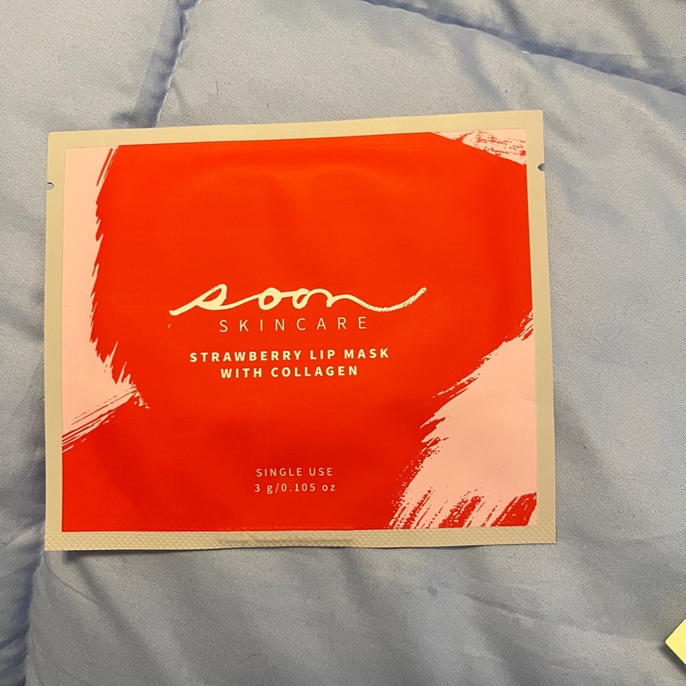 Soon lip mask